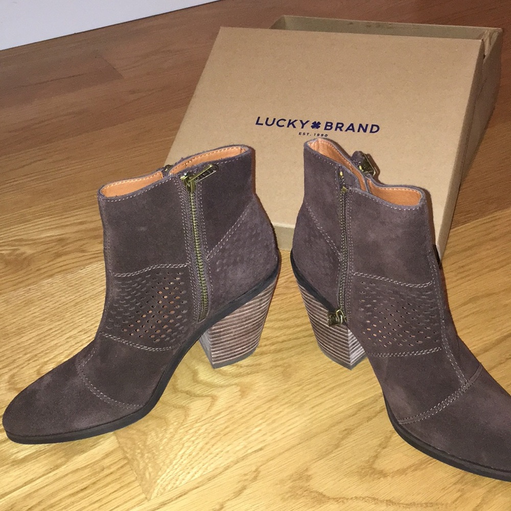 !BRAND NEW!! Java Oiled Suede Lucky Brand Booties - Picture 2 of 4
